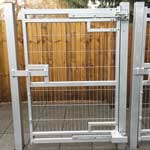 ￼￼Mk7-T left side anti lift domestic version front left view fitted to metal gate also suitable for for timber gates and doors 